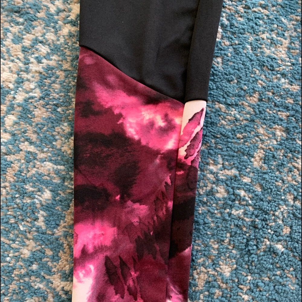 Yoga pant bundle - Picture 10 of 11